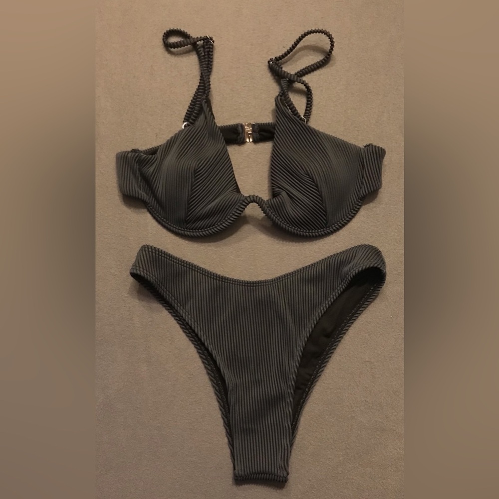 NEW Ribbed Bikini - Picture 11 of 13